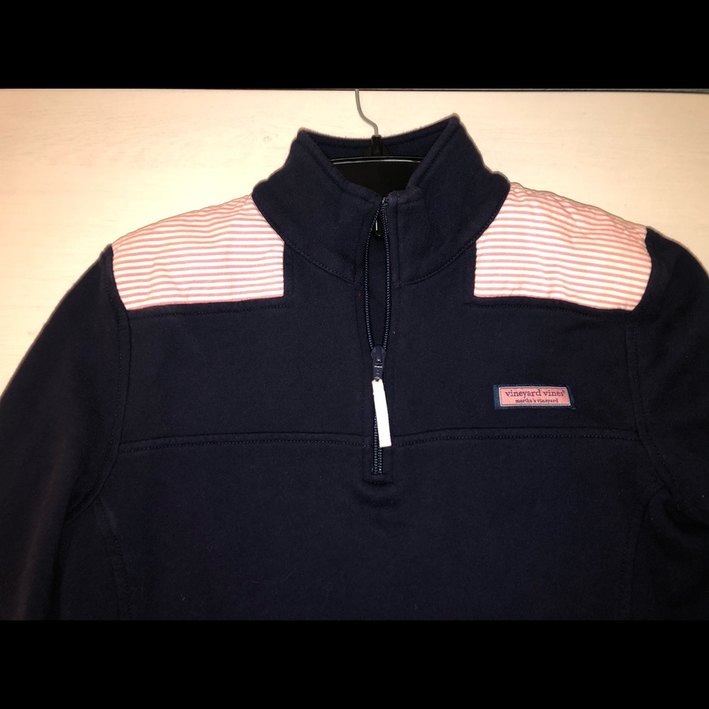 Vineyard Vines navy blue pull over